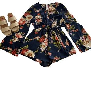 Jumpsuit corto estampado en Flores Size M